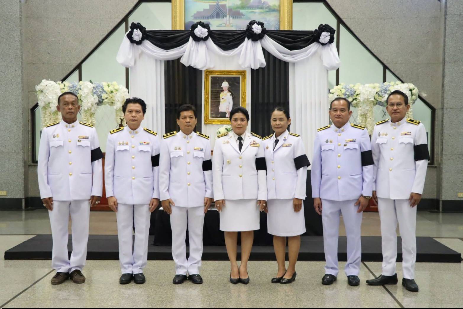 title - ศพส. จัดพิธีลงนามแสดงความอาลัยถวายแด่สมเด็จพระเจ้าลูกเธอ เจ้าฟ้าพัชรกิติยาภา นเรนทิราเทพยวดี กรมหลวงราชสาริณีสิริพัชร มหาวัชรราชธิดา ณ ศาลาพระมิ่งขวัญ ศูนย์ส่งเสริมและพัฒนาอาชีพเสริมนอกภาคการเกษตร (ศูนย์ศิลปาชีพบางไทรฯ (เดิม))
